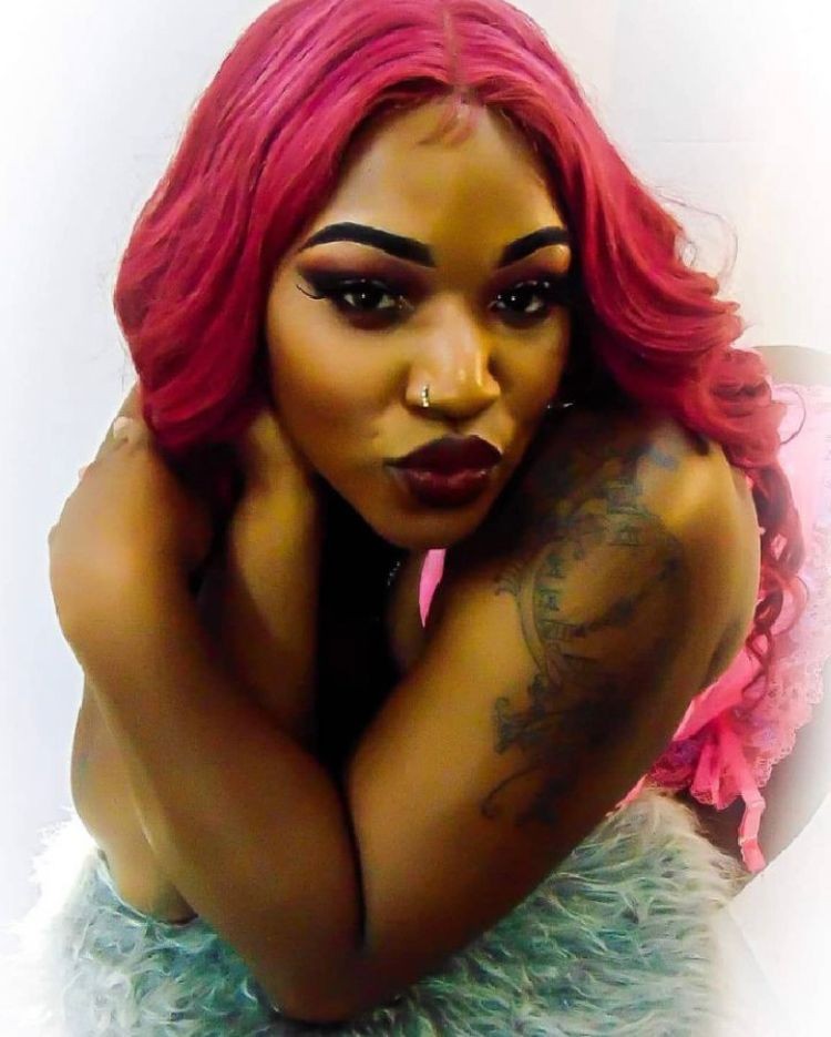 Ani Seales of Anestlylit 